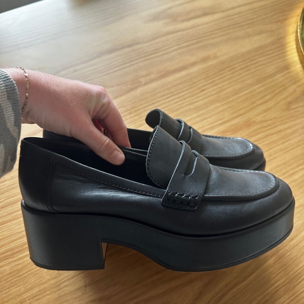 Yanni Platform Penny Loafer